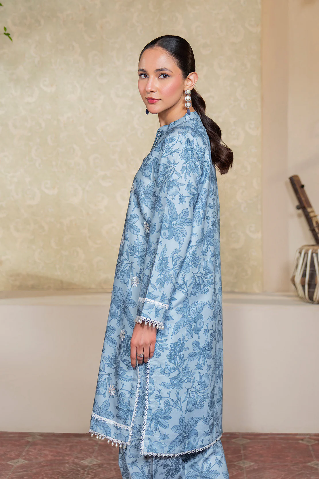 Embroidered - 2 Pc Lawn Suit - Image 3