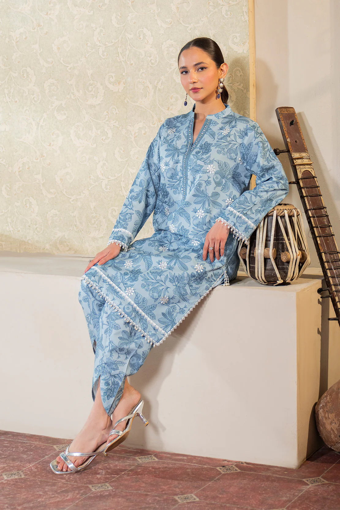 Embroidered - 2 Pc Lawn Suit - Image 4