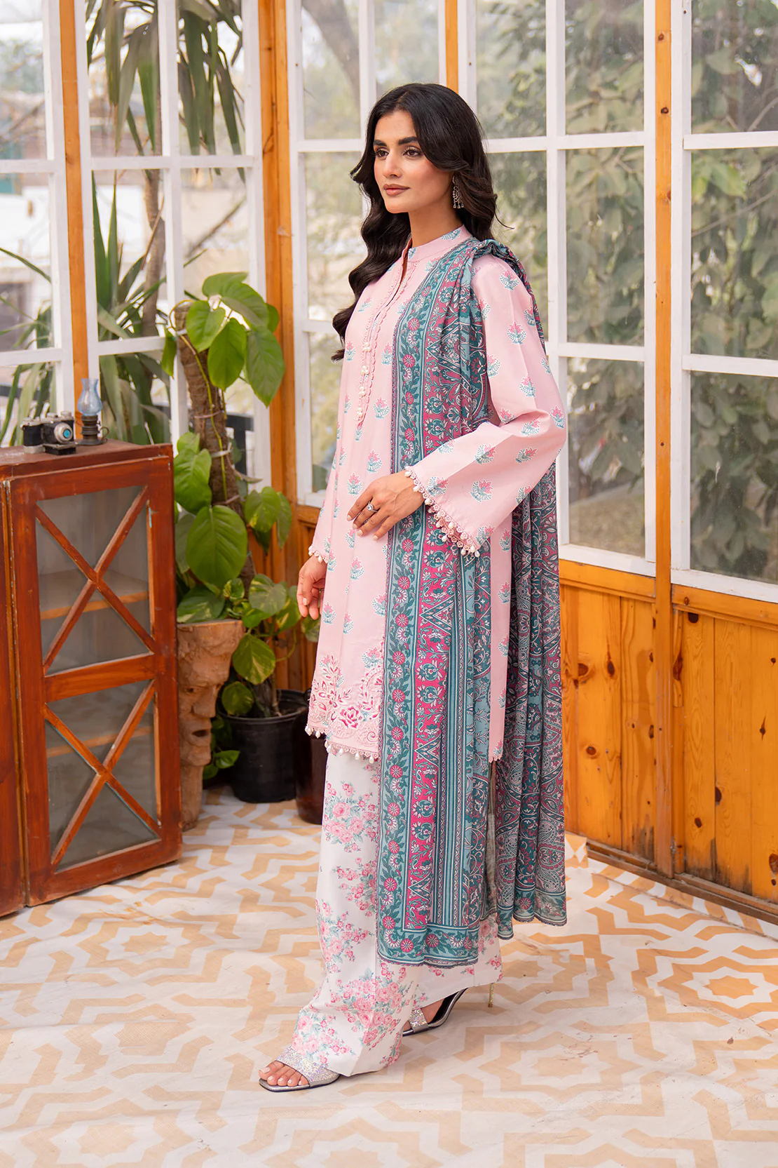 Embroidered - 3 Pc Lawn Suit (Lawn Dupatta) - Image 3