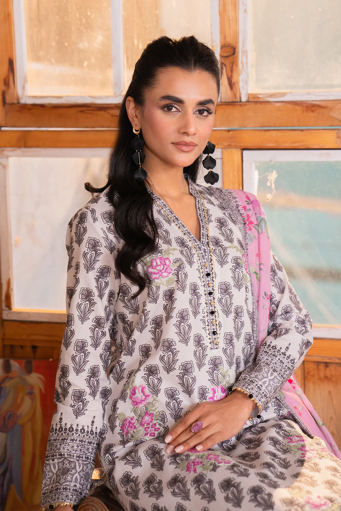 Embroidered - 2 Pc Lawn Suit (Lawn Dupatta) - Image 3