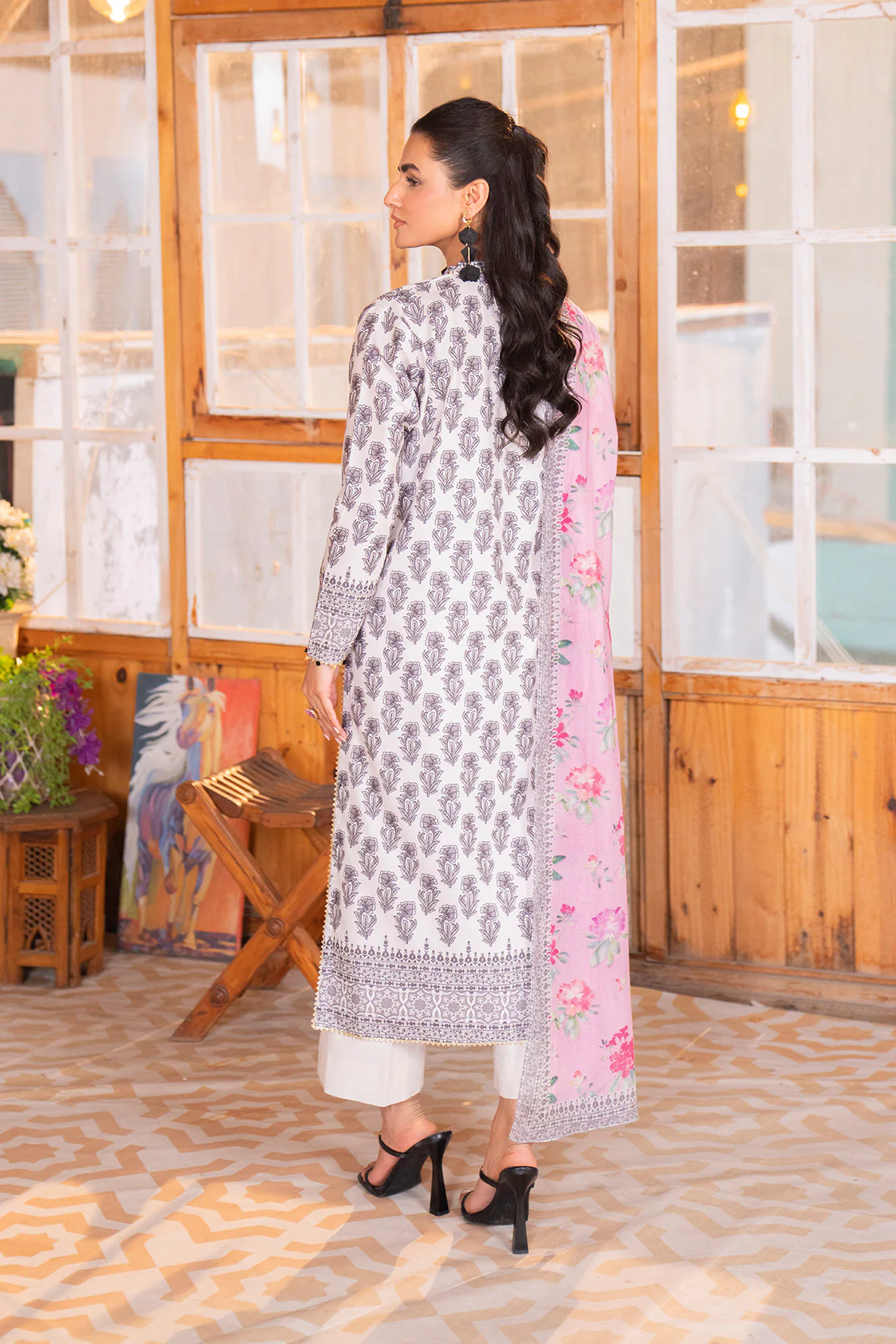 Embroidered - 2 Pc Lawn Suit (Lawn Dupatta) - Image 5