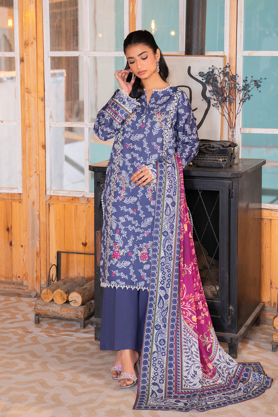 Embroidered - 2 Pc Lawn Suit (Lawn Dupatta) - Image 3