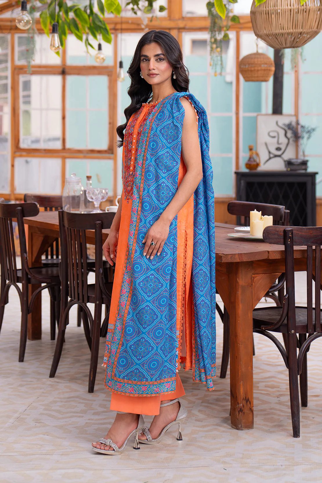 Embroidered - 2 Pc Lawn Suit (Lawn Dupatta) - Image 3
