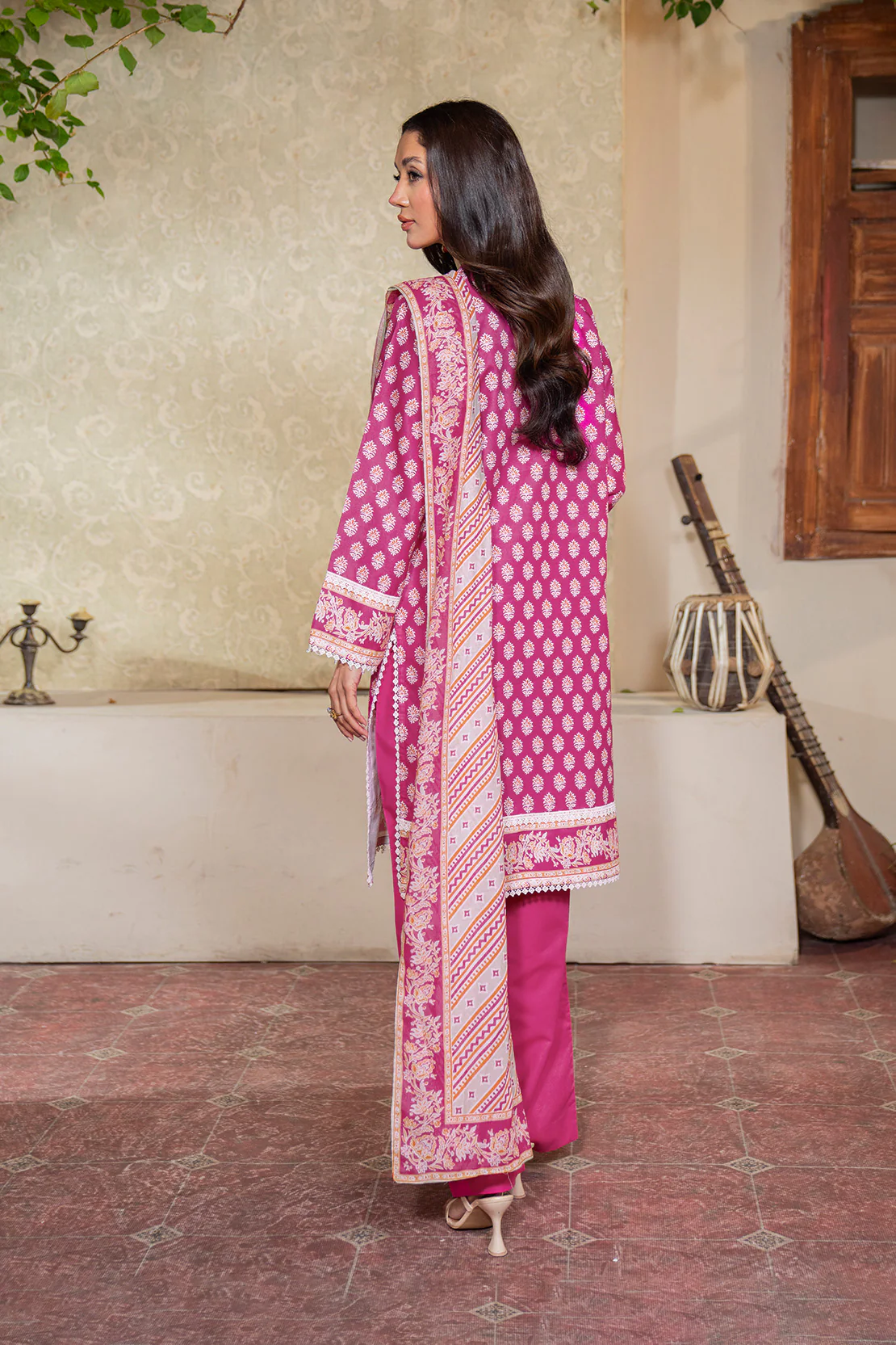 Printed - 2 Pc Lawn Suit (Lawn Dupatta) - Image 2