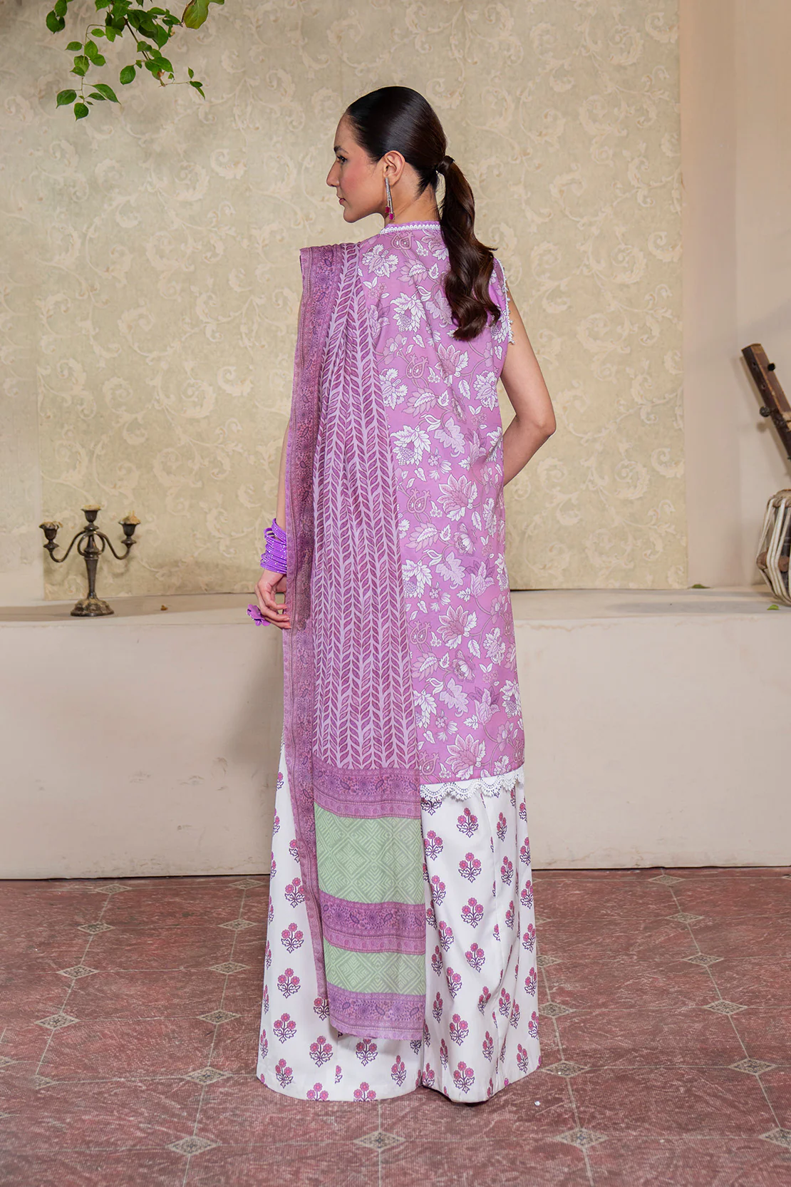 Printed - 3 Pc Lawn Suit (Lawn Dupatta) - Image 2