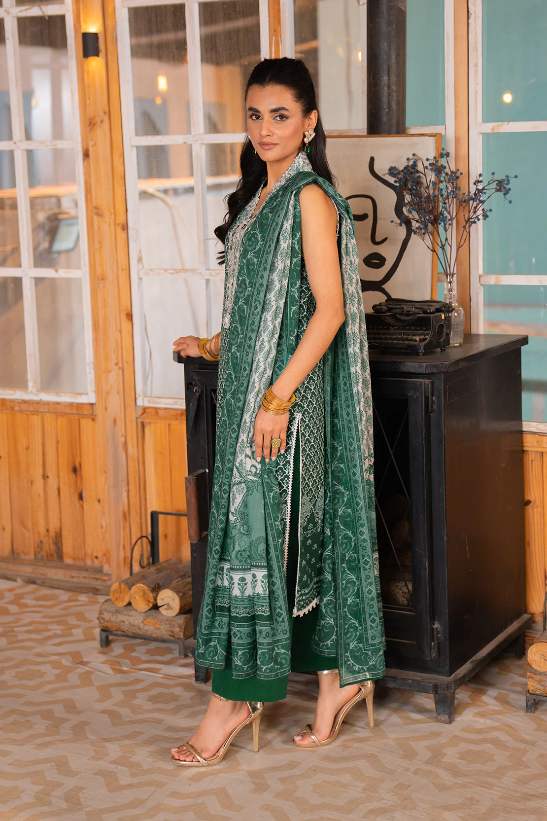 Embroidered - 3 Pc Lawn Suit (Lawn Dupatta) - Image 3