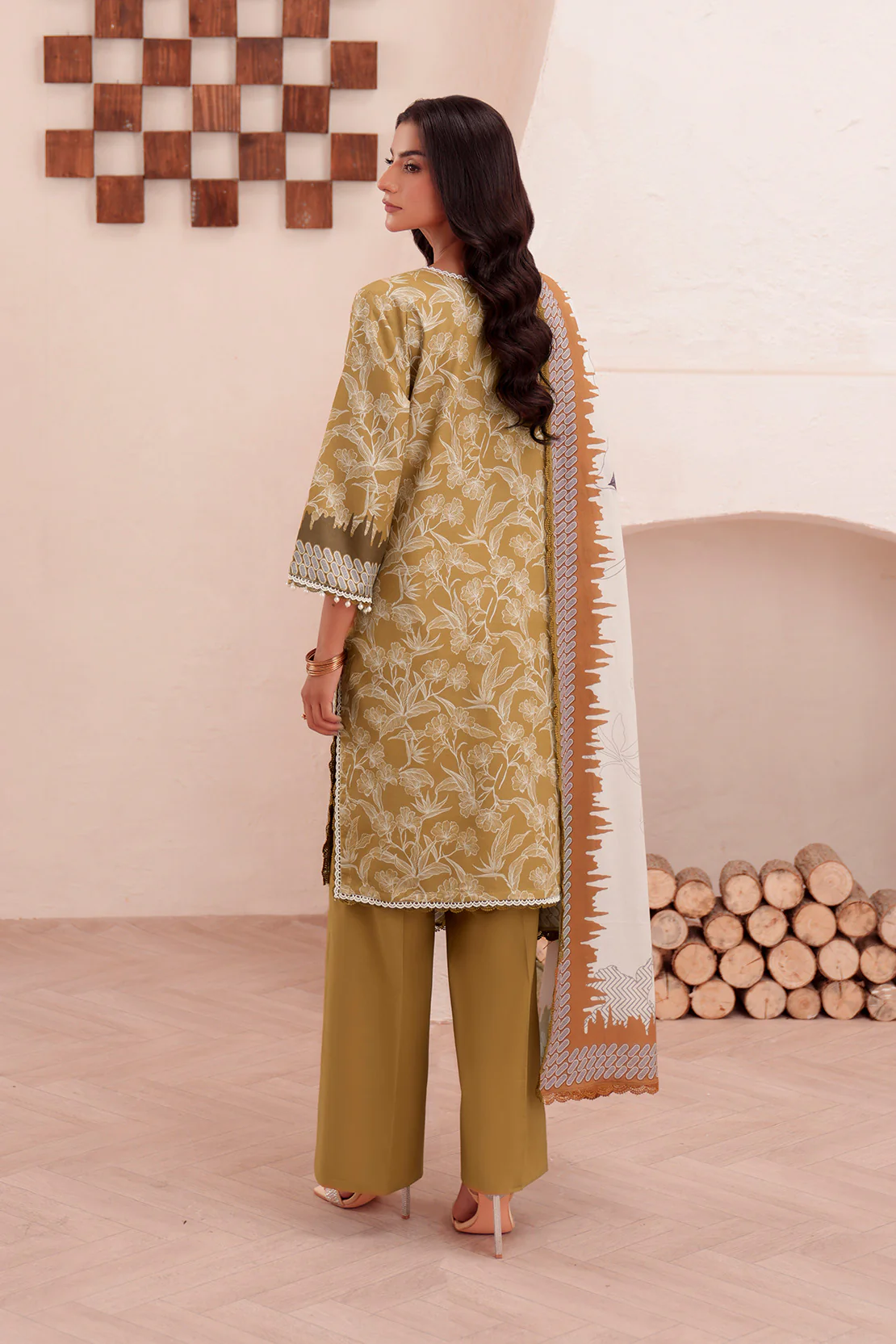 Printed - 3 Pc Lawn Suit (Lawn Dupatta) - Image 4
