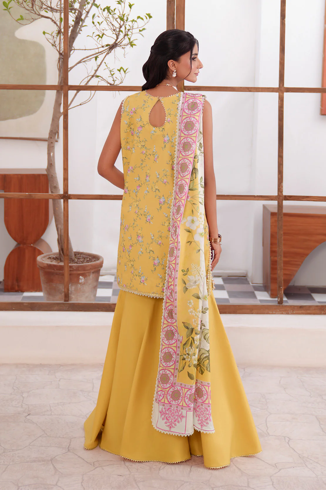 Printed - 3 Pc Lawn Suit (Lawn Dupatta) - Image 4