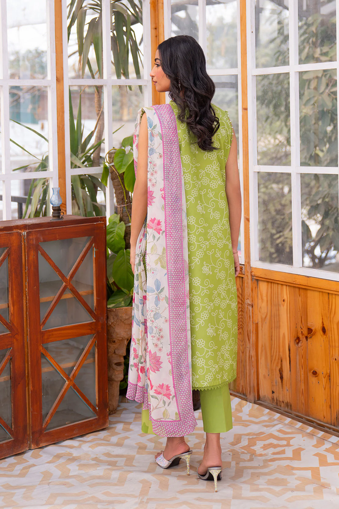 Embroidered - 2 Pc Lawn Suit - Image 4