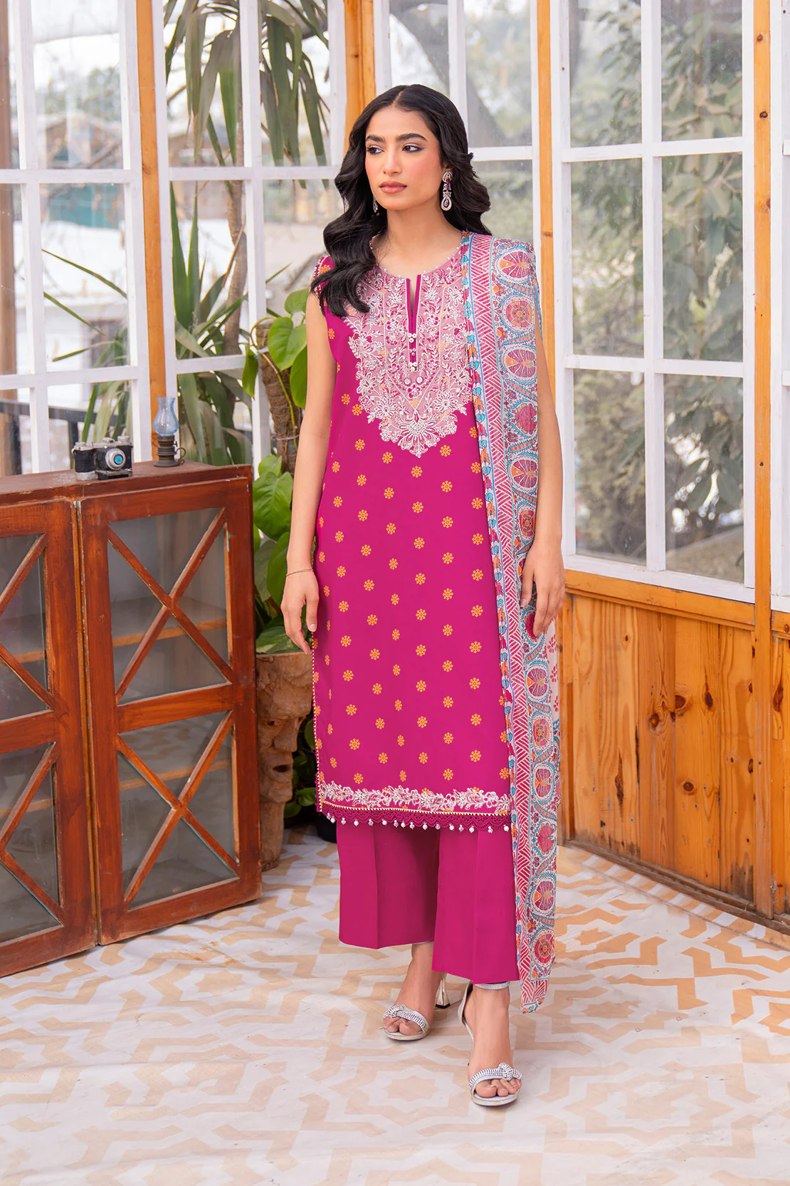 Embroidered - 2 Pc Lawn Suit