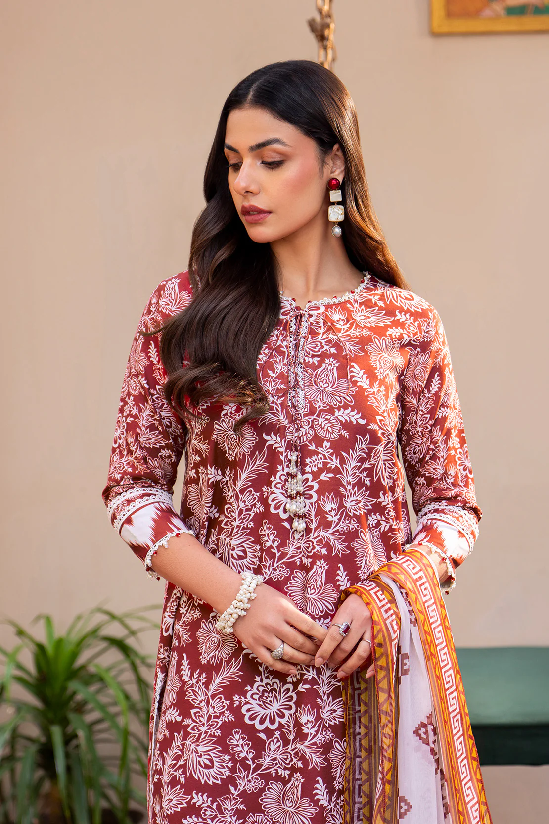 Printed - 3 Pc Lawn Suit(Chiffon Dupatta) - Image 4