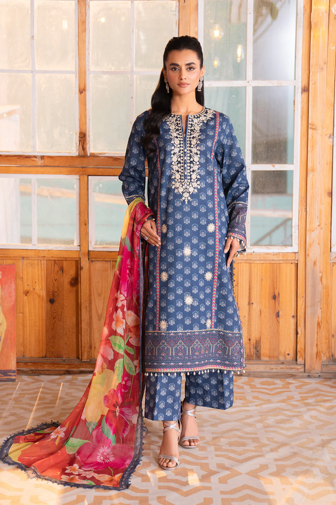 Embroidered - 2 Pc Lawn Suit