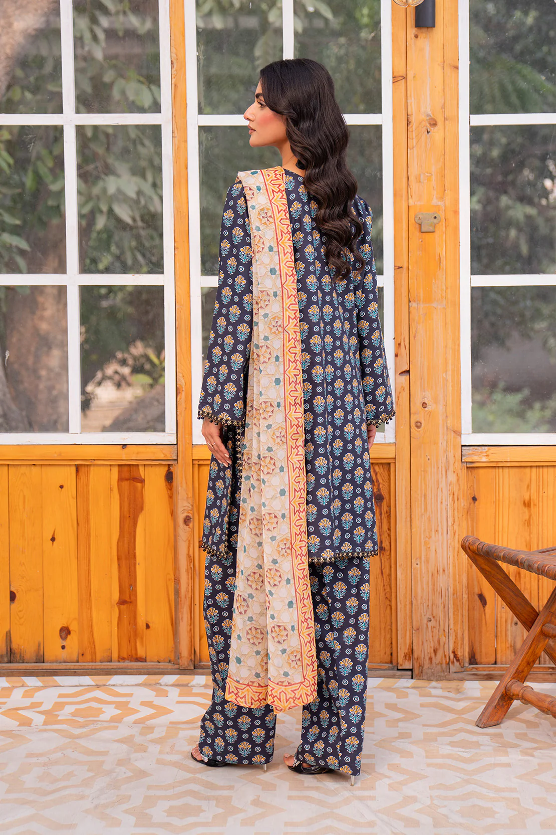 Embroidered - 2 Pc Lawn Suit - Image 4