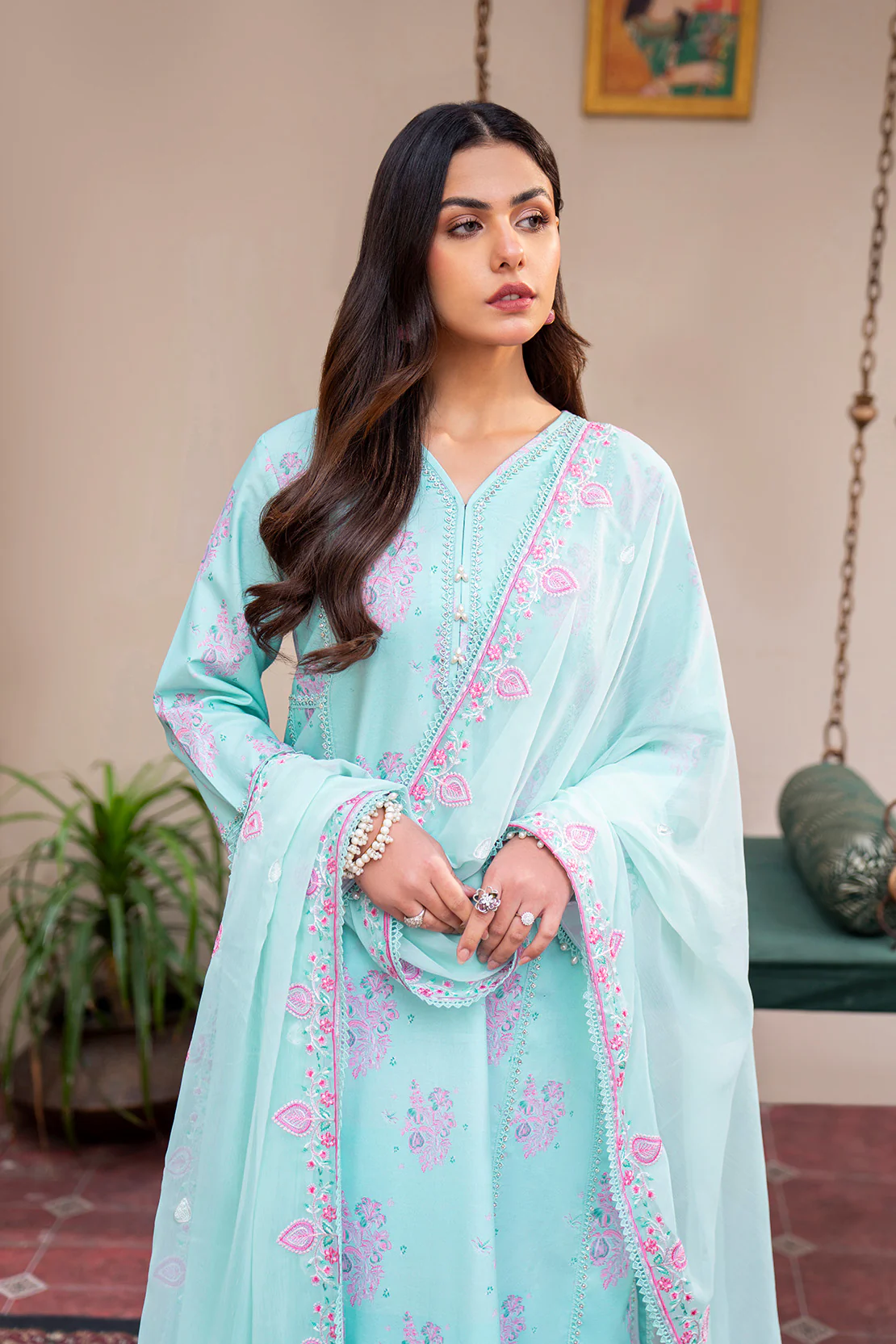 Embroidered - 3 Pc Lawn Suit (Chiffon Dupatta) - Image 2