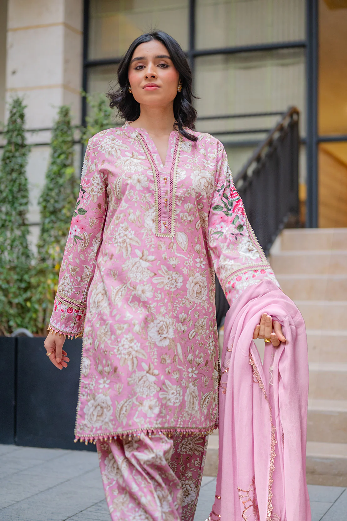 Embroidered - 3 Pc Lawn Suit (Chiffon Dupatta) - Image 3