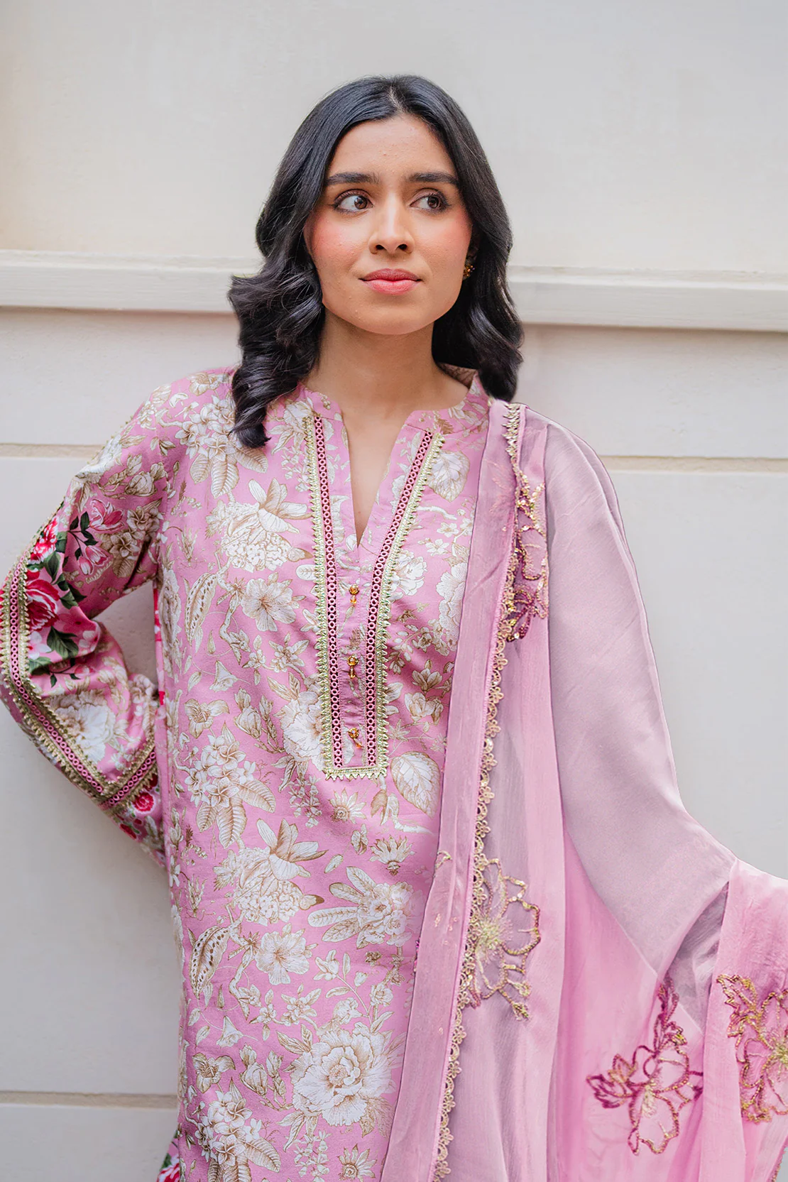 Embroidered - 3 Pc Lawn Suit (Chiffon Dupatta) - Image 5