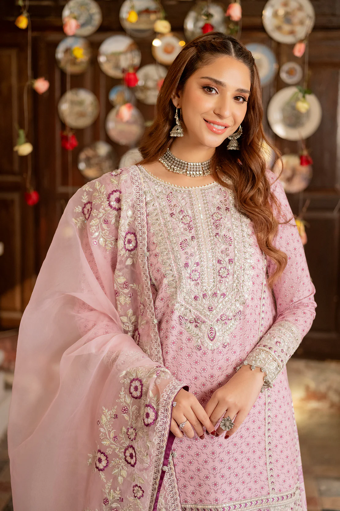 Embroidered - 3 Pc Lawn Suit (Organza Dupatta) - Image 2
