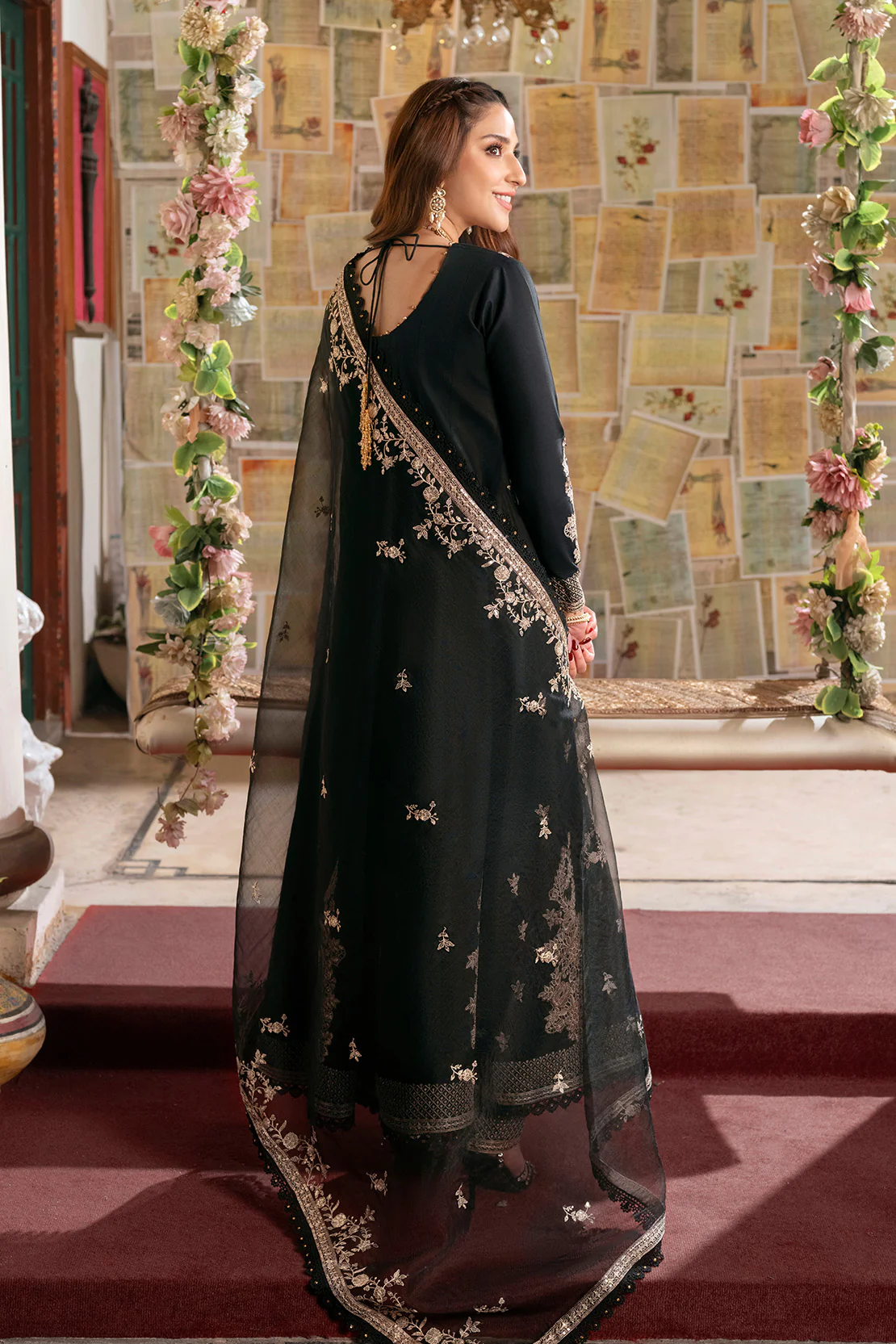 Embroidered - 3 Pc Lawn Suit (Organza Dupatta) - Image 5
