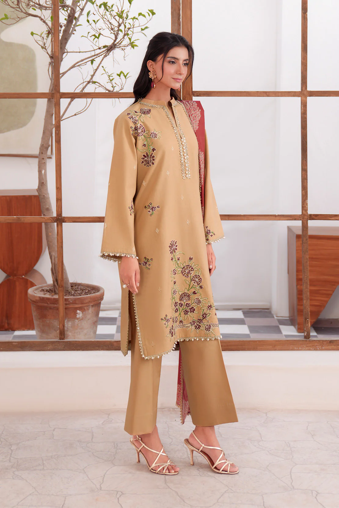 Embroidered - 2 Pc Lawn Suit (Lawn Dupatta) - Image 3