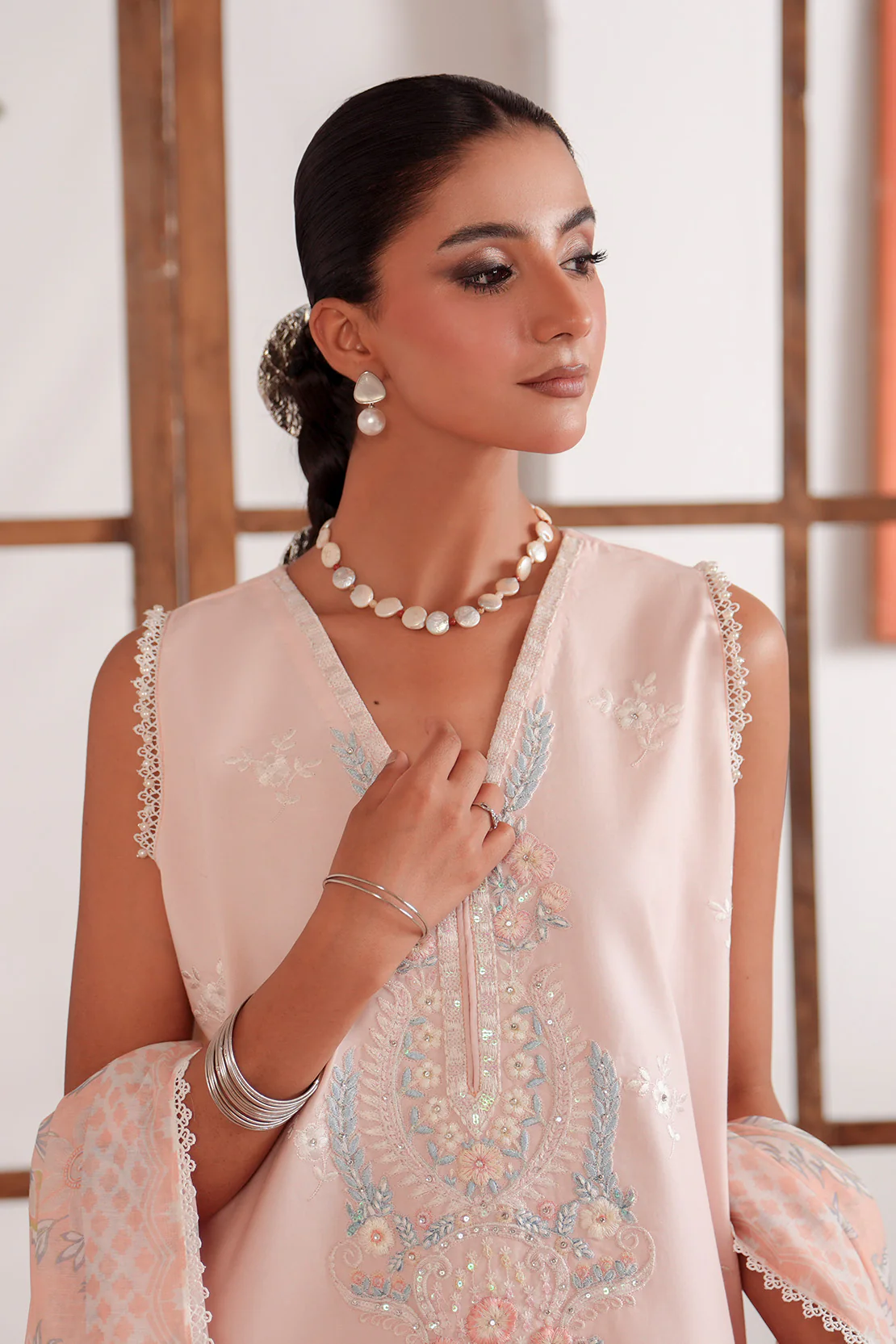Embroidered - 2 Pc Lawn Suit (Lawn Dupatta) - Image 3