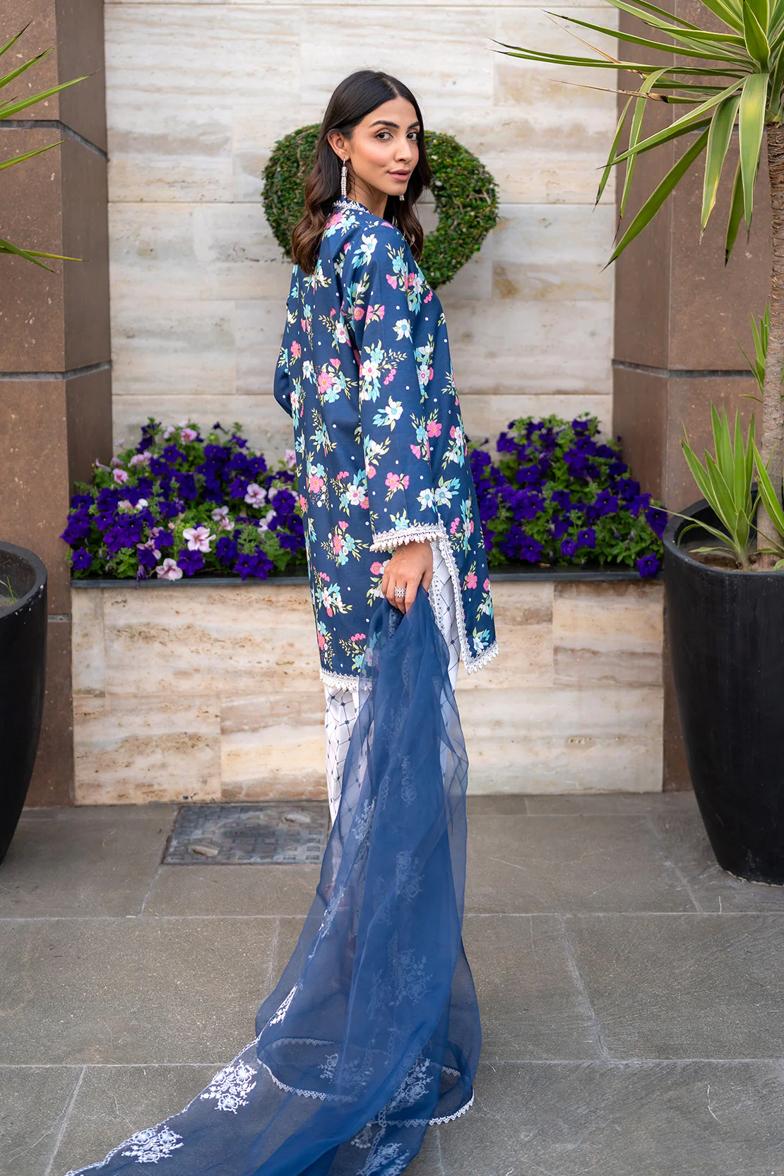 Printed - 2 Pc Lawn Suit - Image 5
