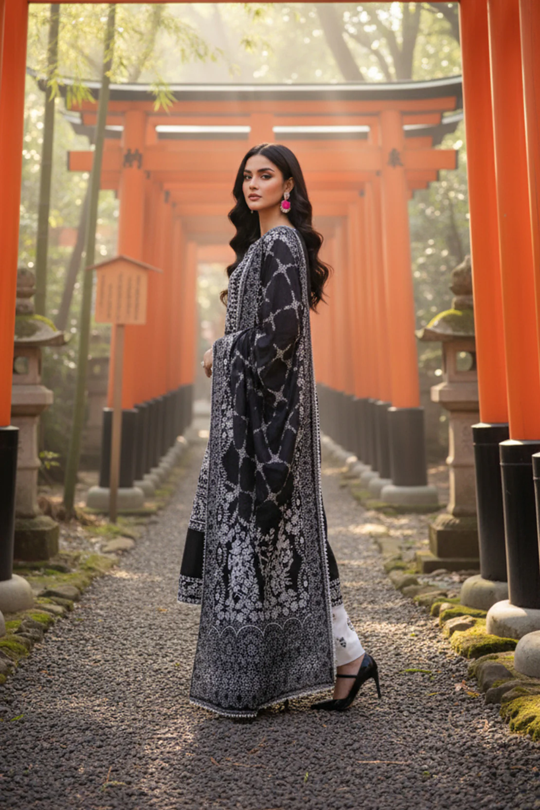 Embroidered - 3 Pc Lawn Suit (Lawn Dupatta) - Image 5