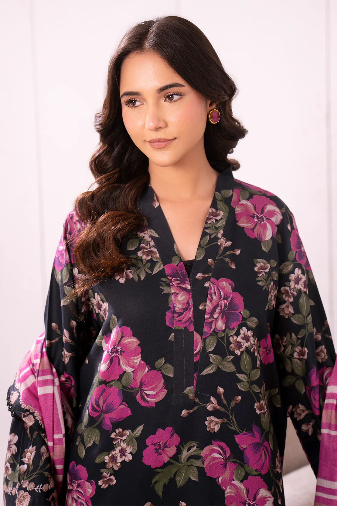 Printed - 3 Pc Lawn Suit - Image 4