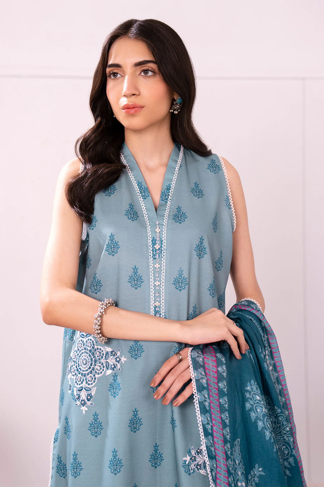 Embroidered - 3 Pc Lawn Suit (Lawn Dupatta) - Image 6