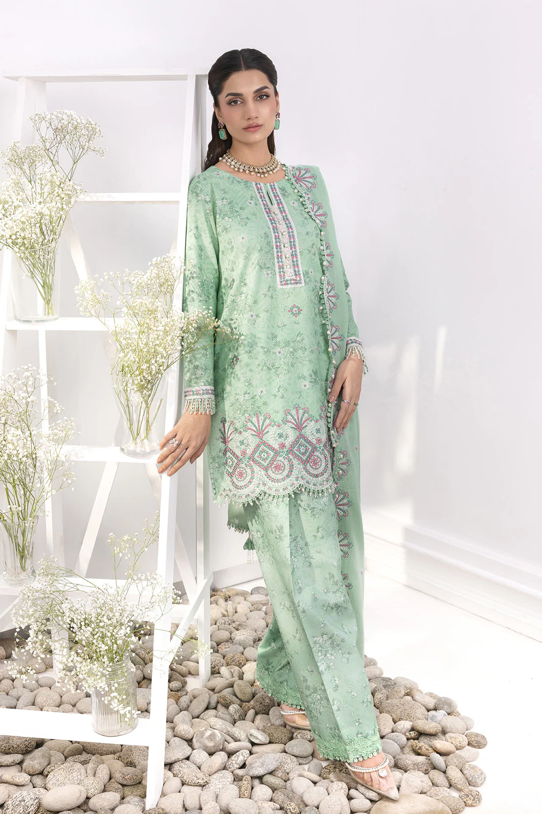 Embroidered - 3 Pc Lawn Suit - Image 9