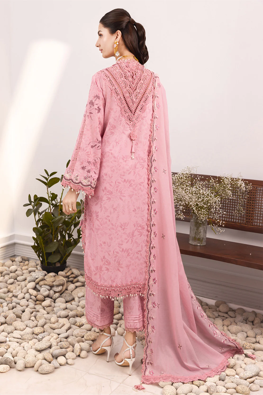 Embroidered - 3 Pc Lawn Suit - Image 10