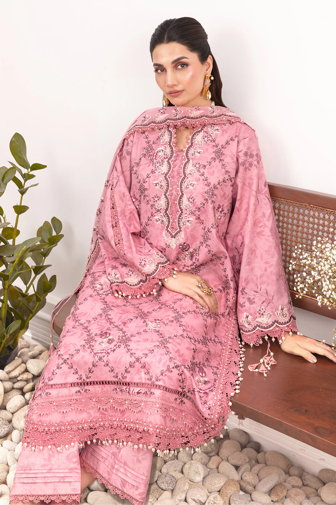 Embroidered - 3 Pc Lawn Suit - Image 2