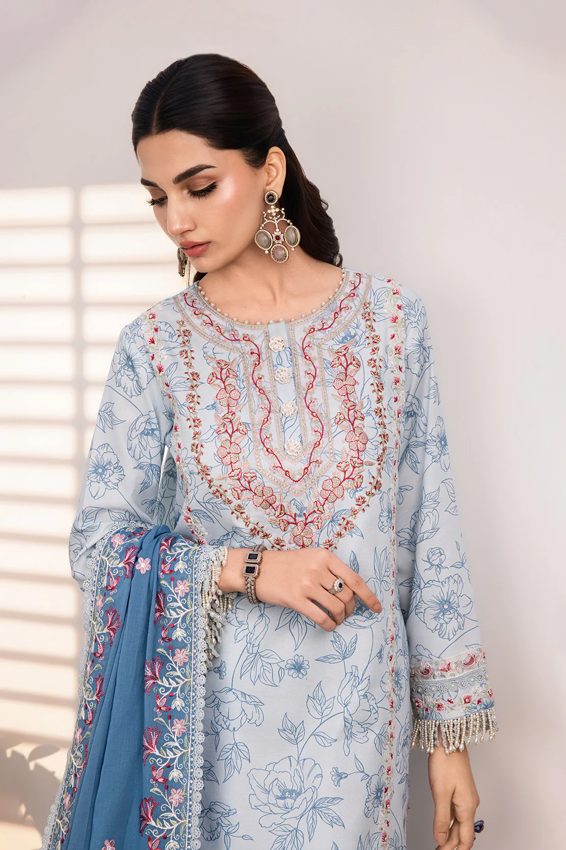 Embroidered - 3 Pc Lawn Suit - Image 2