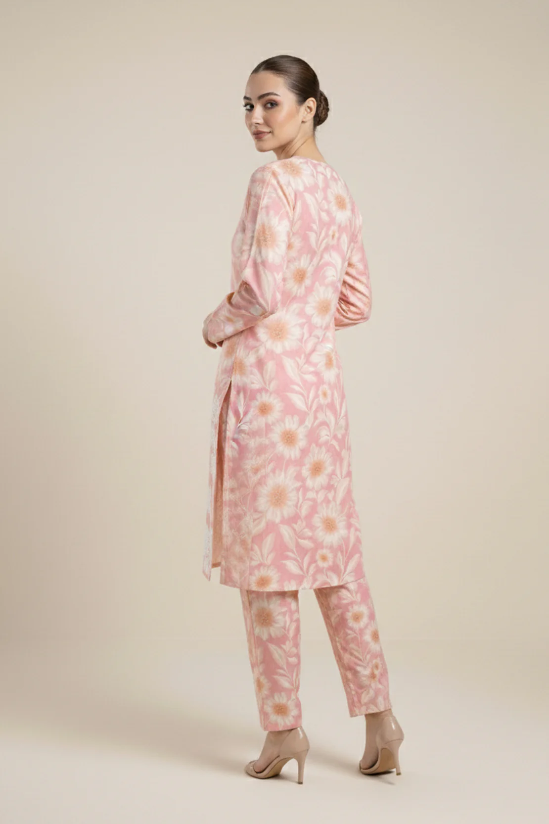 Embroidered - 2 Pc Lawn Suit - Image 3