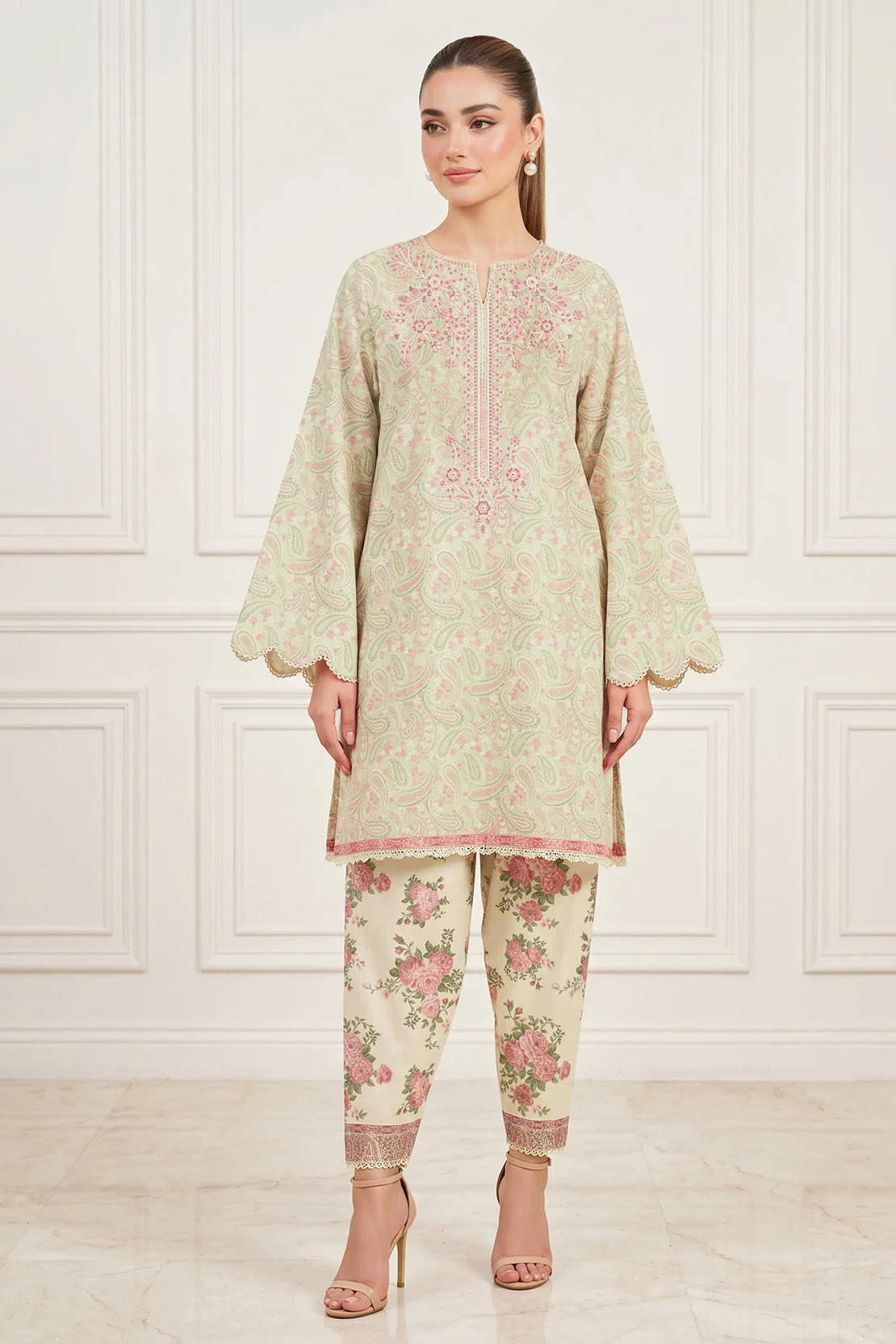 Embroidered - 2 Pc Lawn Suit