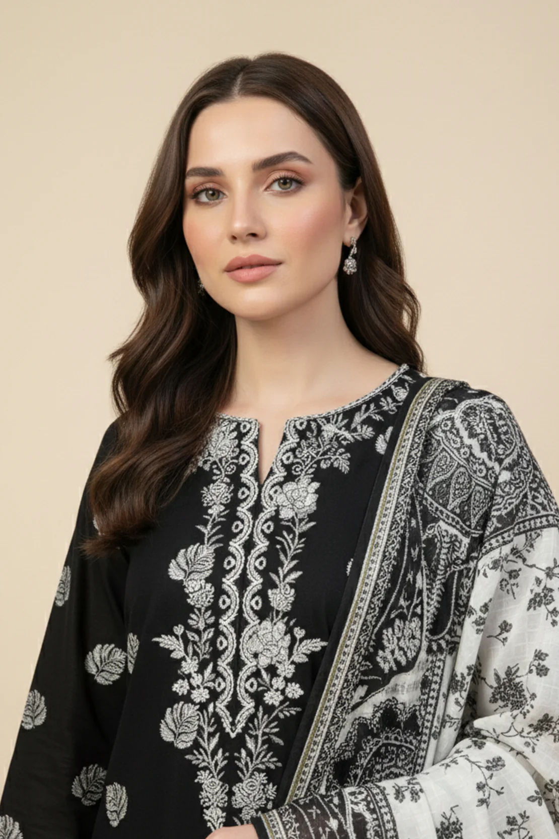 Embroidered - 3 Pc Lawn Suit - Image 2