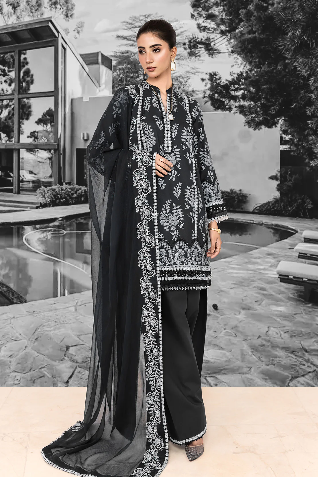 Embroidered - 3 Pc Lawn Suit (Embroidered Chiffon Dupatta) - Image 3