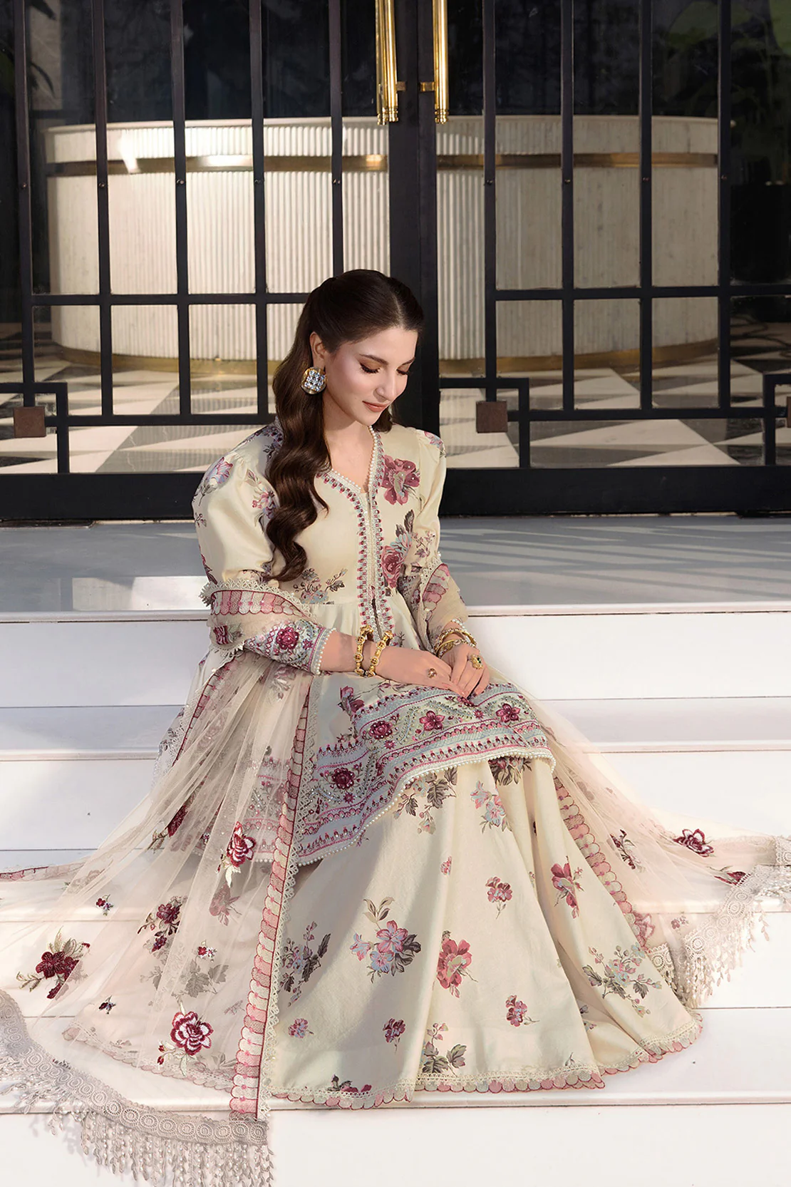 3Pc Premium Lawn Suit - Image 4