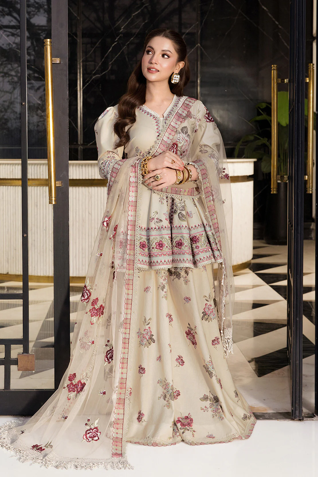 3Pc Premium Lawn Suit - Image 5