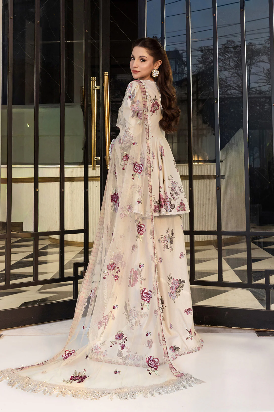 3Pc Premium Lawn Suit - Image 6