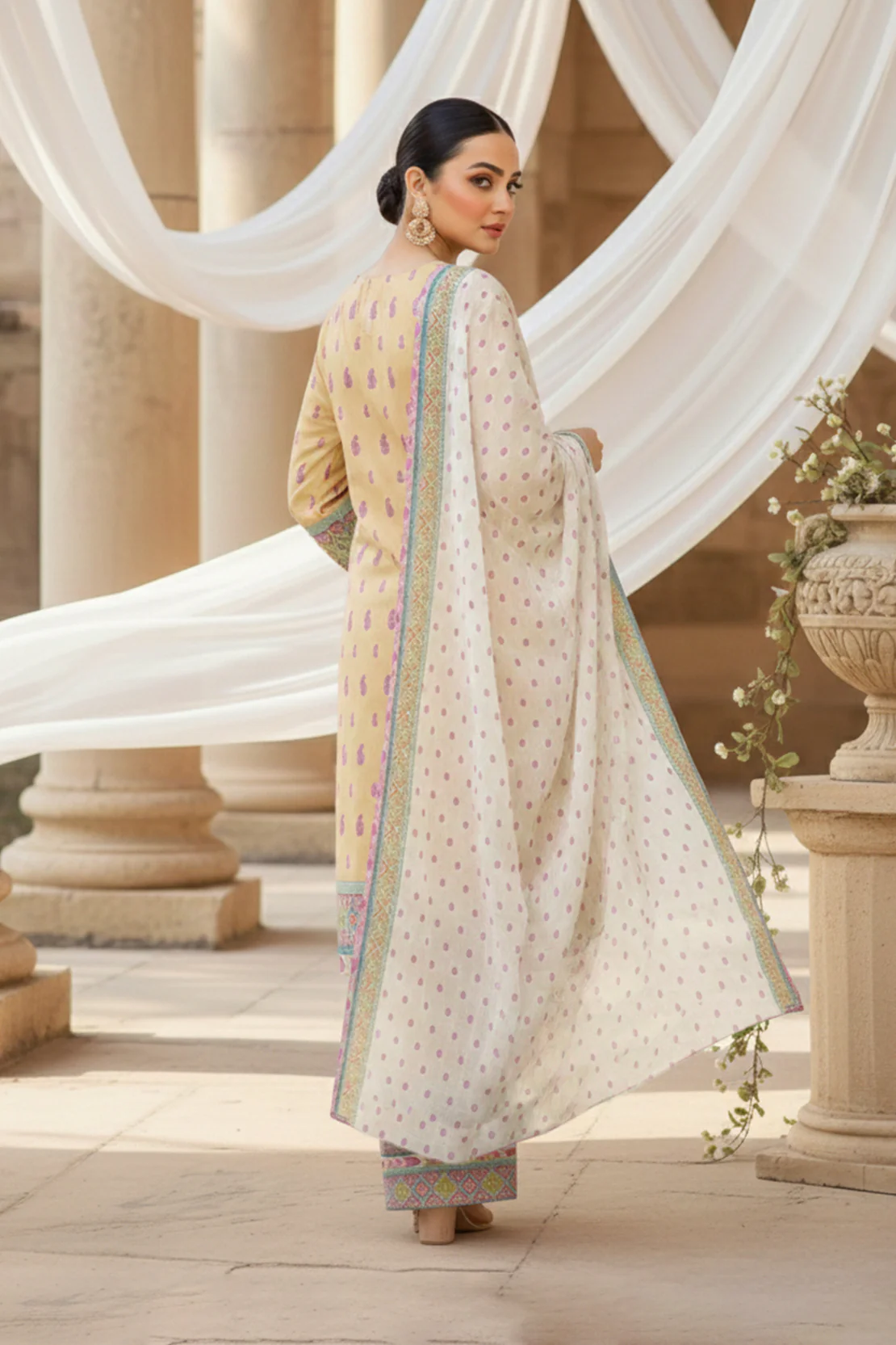 Printed - 3 Pc Lawn Suit - Image 3