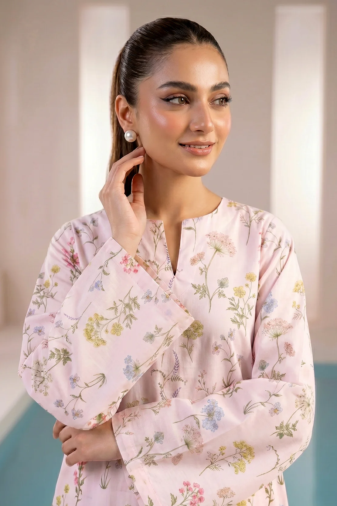 Embroidered - 2 Pc Lawn Suit - Image 3