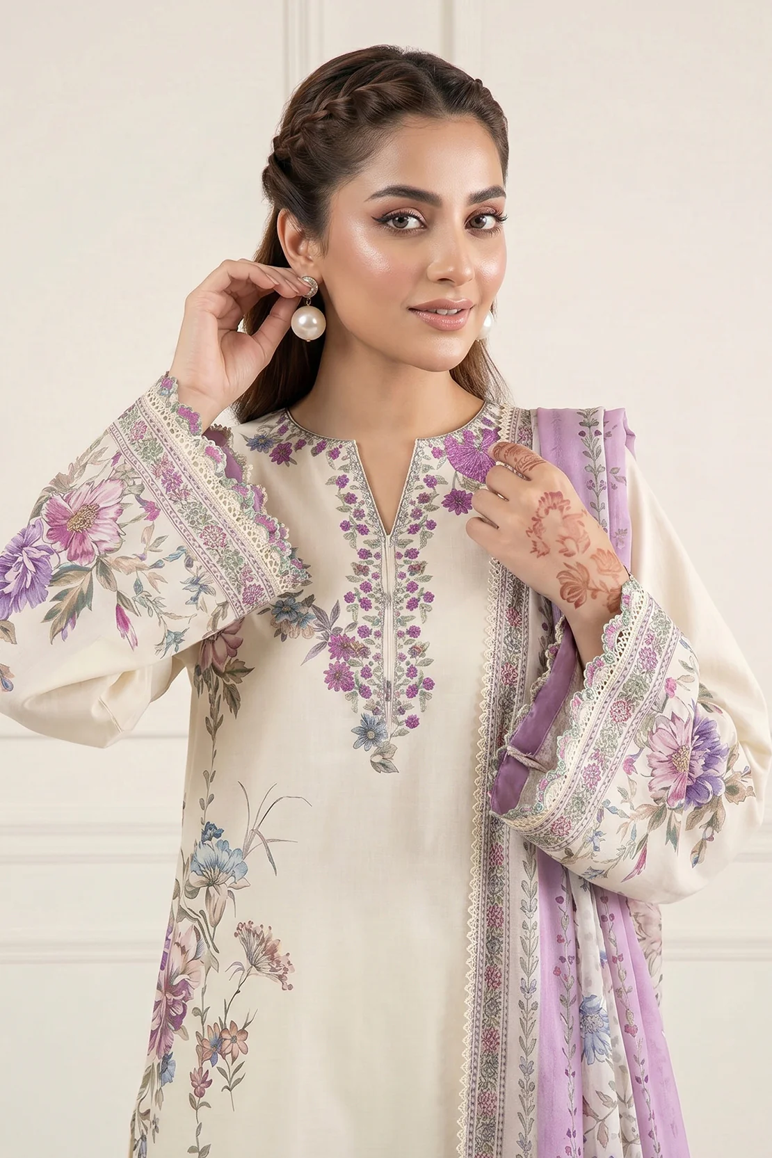 Embroidered - 3 Pc Lawn Suit - Image 3