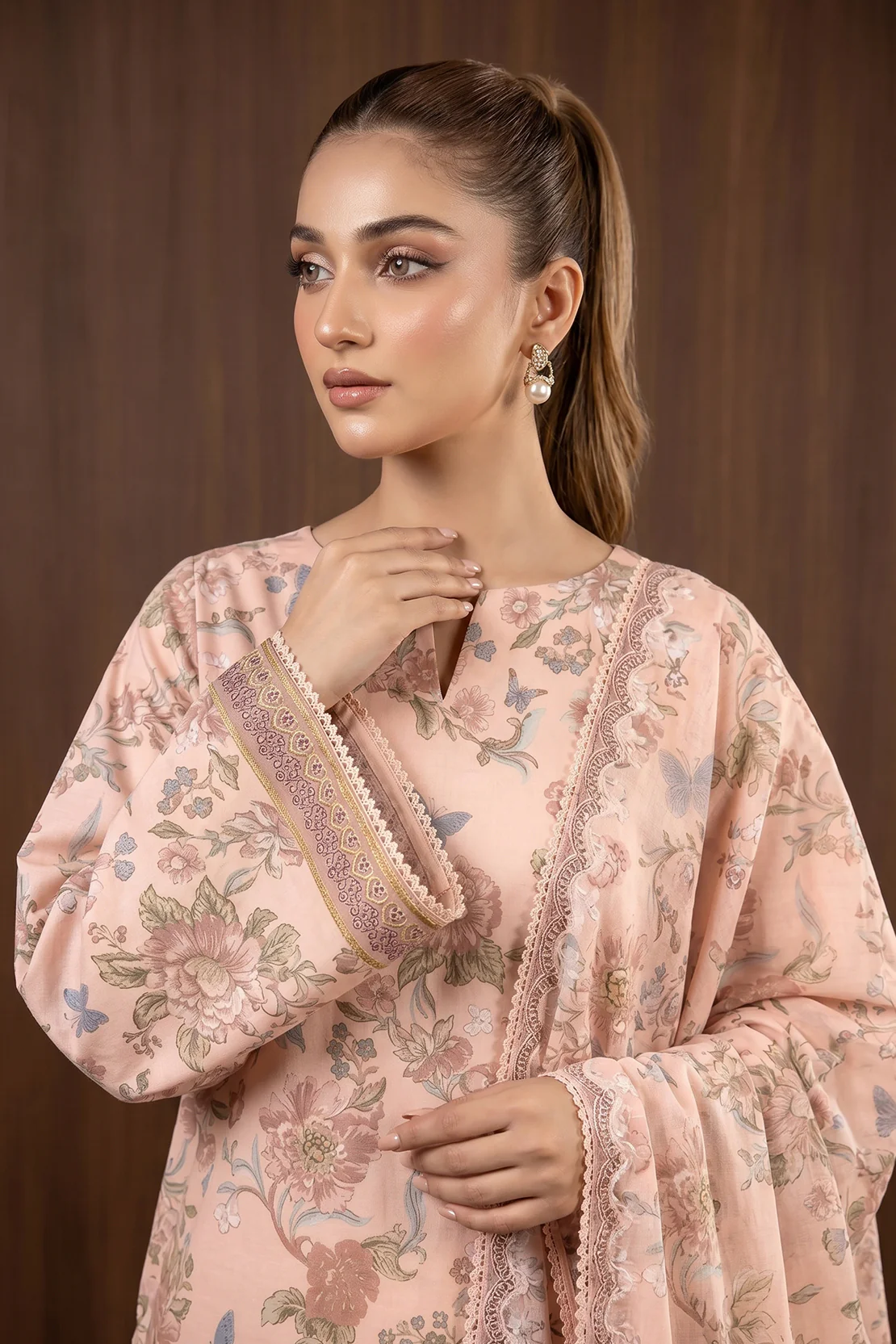 Embroidered - 3 Pc Lawn Suit - Image 3