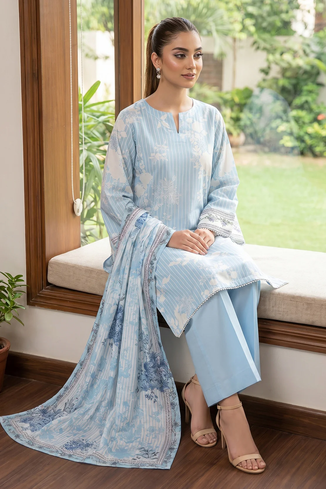 Printed - 3 Pc Lawn Suit - Image 2