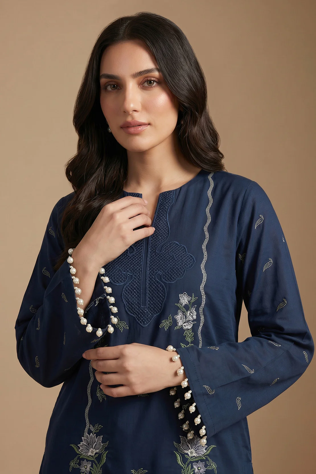 Embroidered - 2 Pc Lawn Suit - Image 2