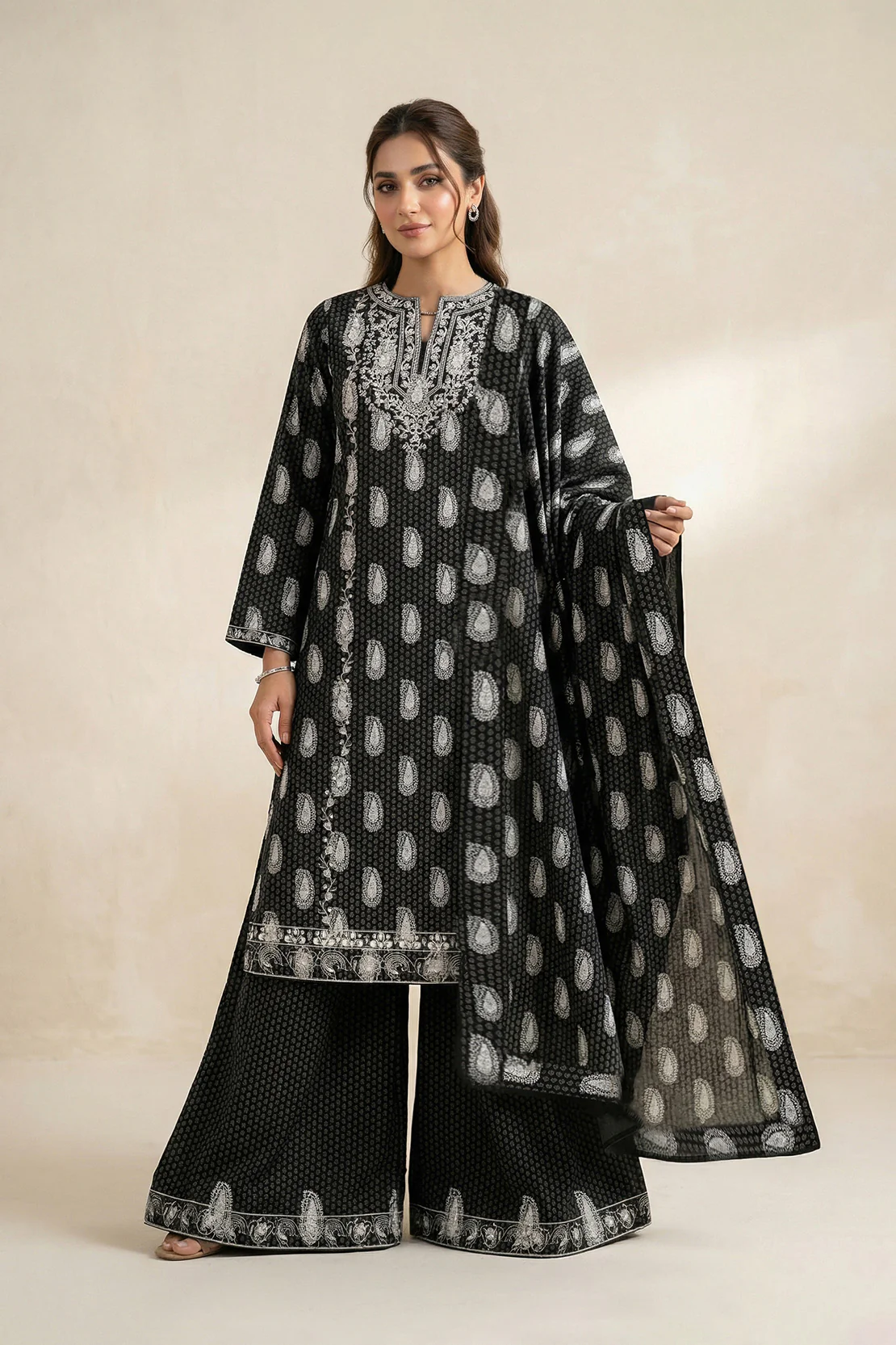Embroidered - 3 Pc Lawn Suit