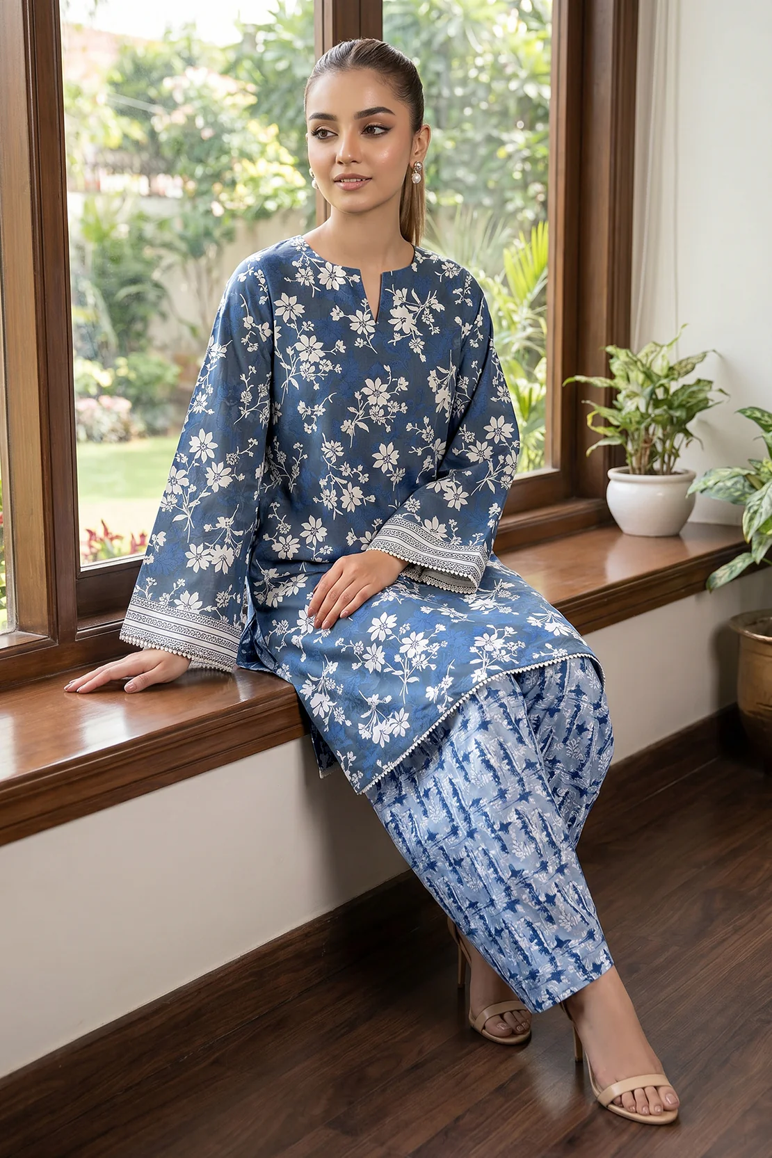 Printed - 2 Pc Lawn Suit - Image 3