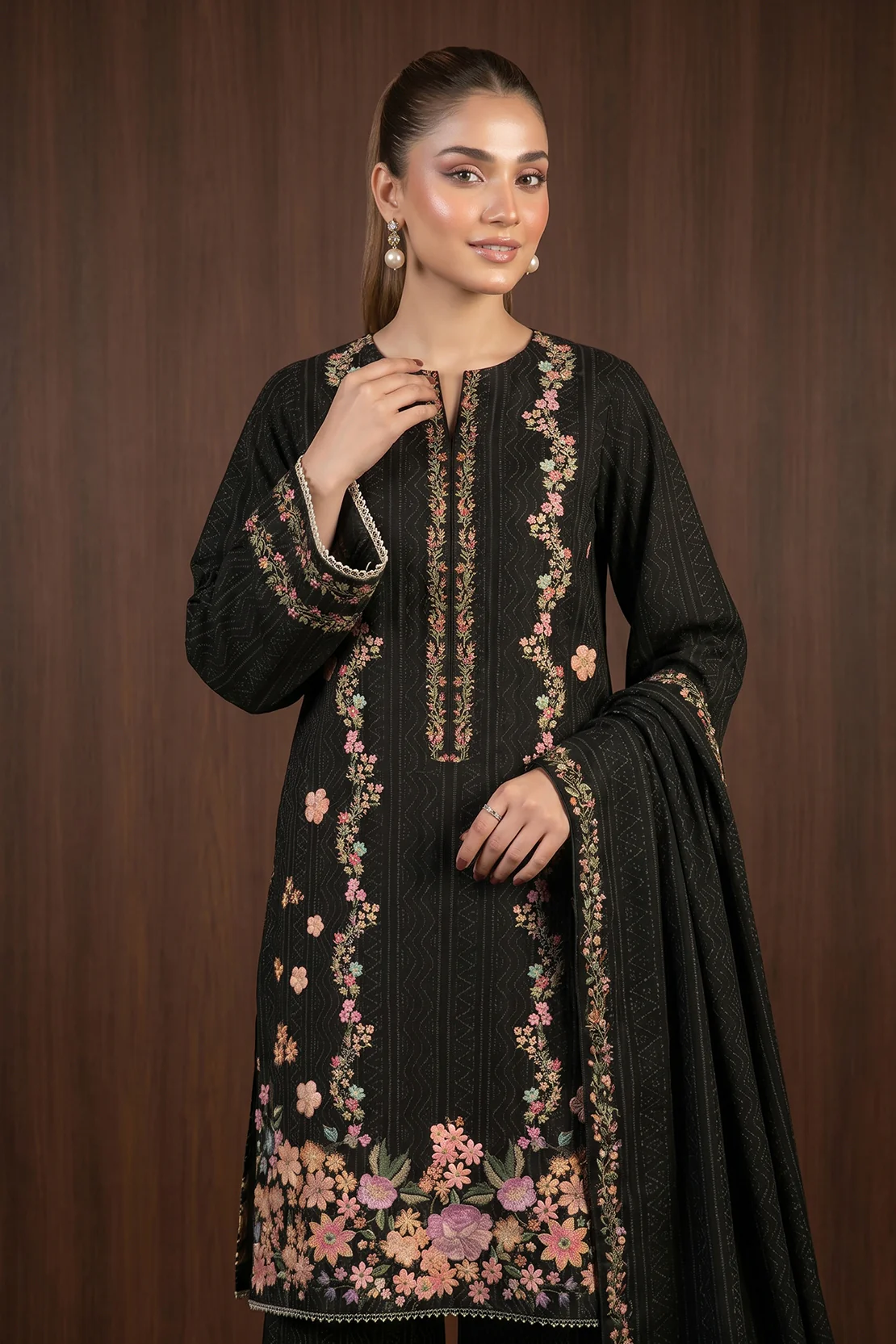 Printed - 3 Pc Lawn Suit - Image 3