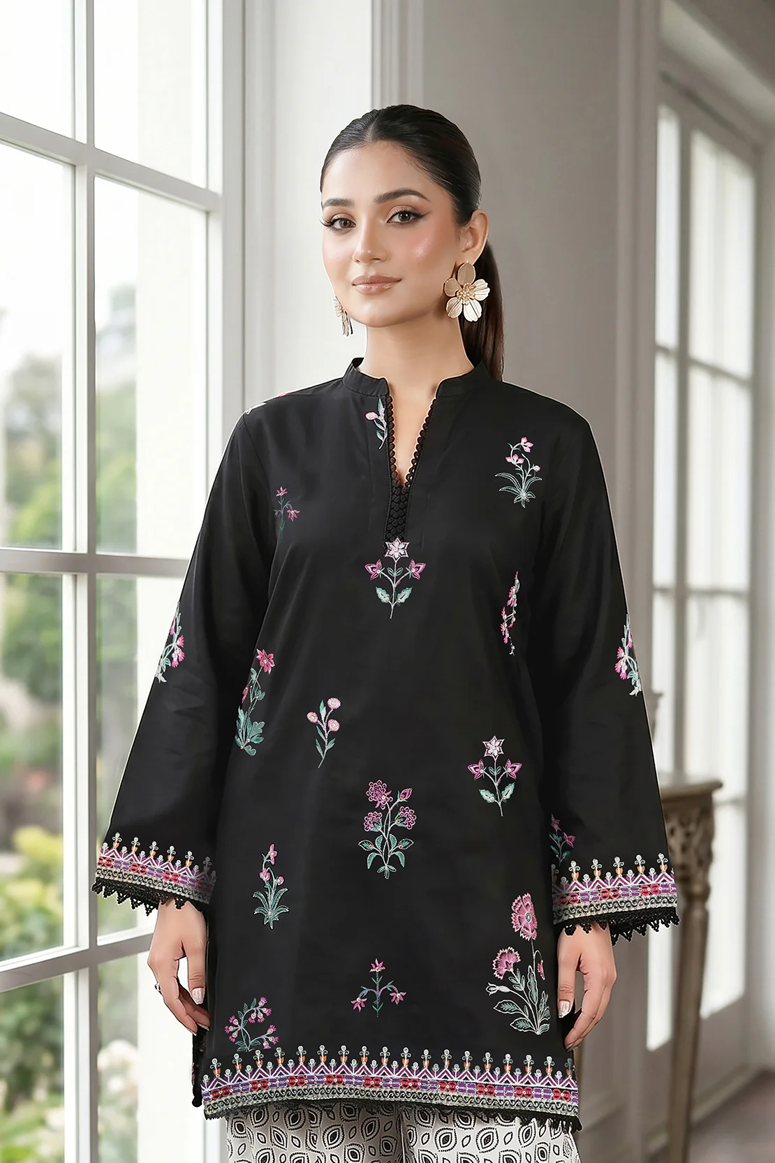 Embroidered - 2 Pc Lawn Suit - Image 3