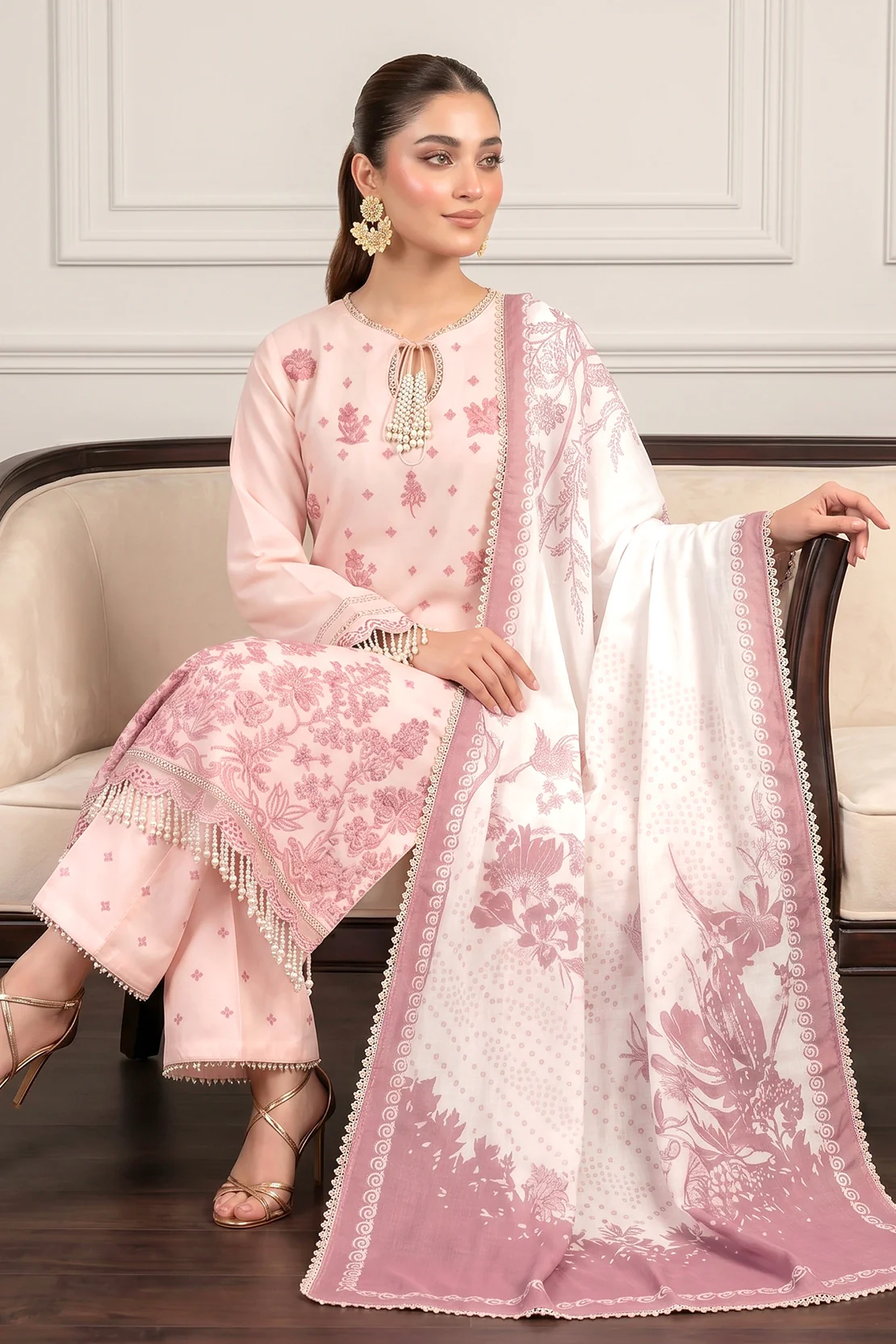 Embroidered - 3 Pc Lawn Suit - Image 3